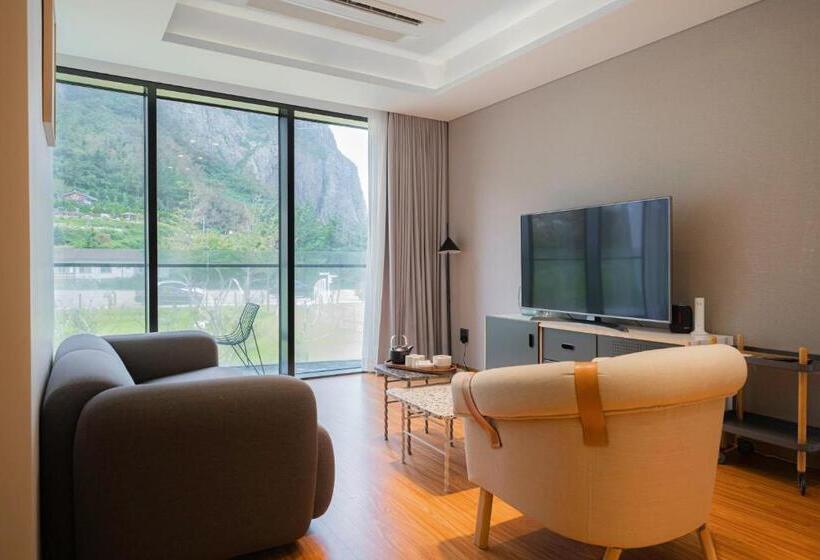 غرفة ديلوكس عائلية, 코스모스 울릉도 Kosmos Ulleungdo