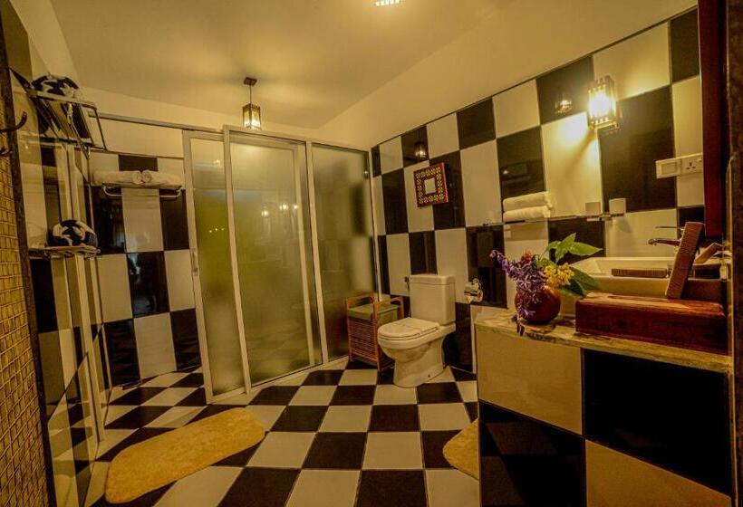 חדר משפחתי, Samudra Villa