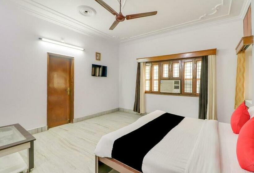 غرفة سوبيريور سرير كينج, Capital O 76417 Heritage House