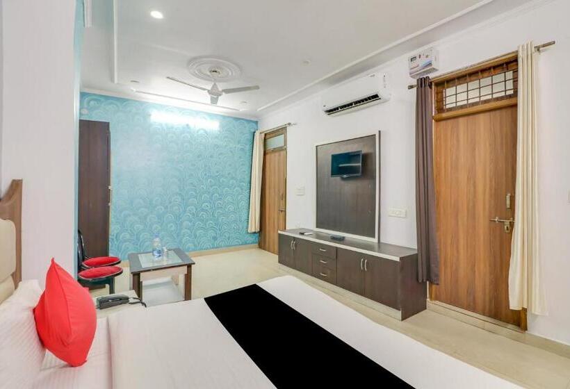 غرفة سوبيريور سرير كينج, Capital O 76417 Heritage House