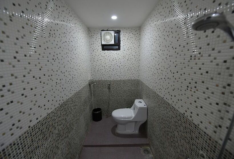 Deluxe Room, Sampath