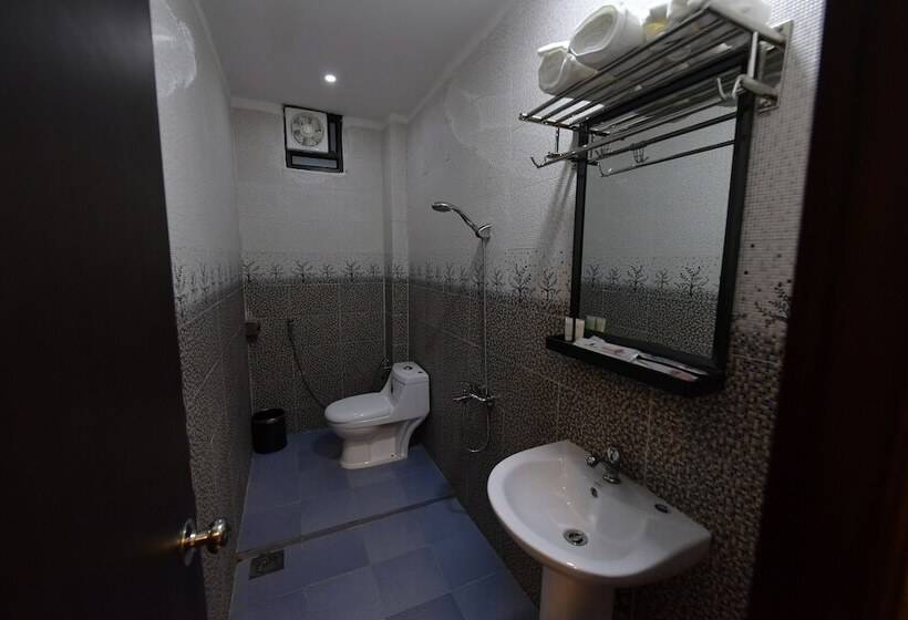 Deluxe Room, Sampath