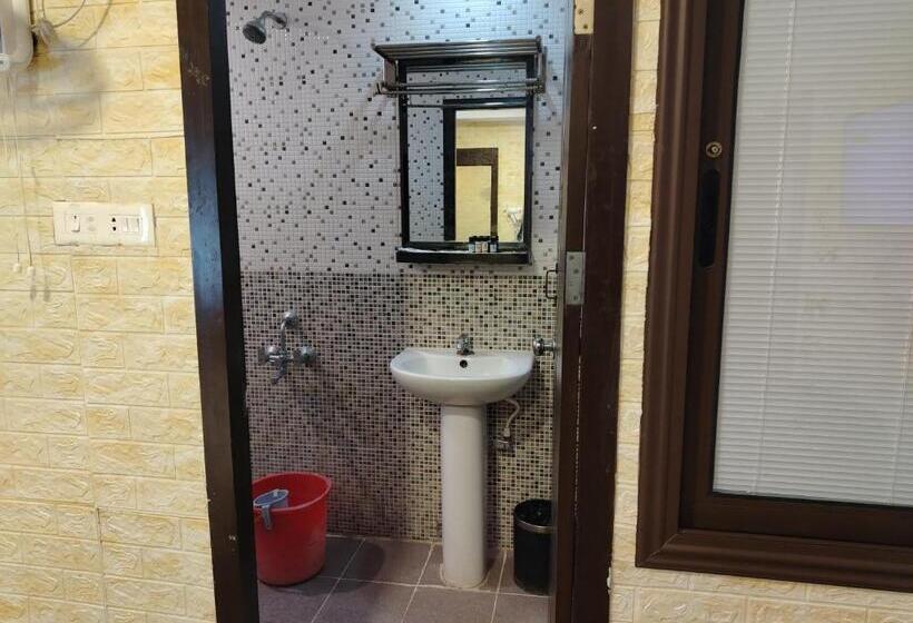 Family Suite, Sampath