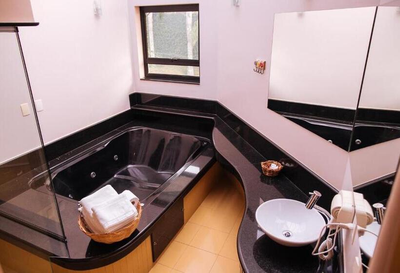 Büyük Çift Kişilik Yataklı Standart Oda, Villa D'angelo