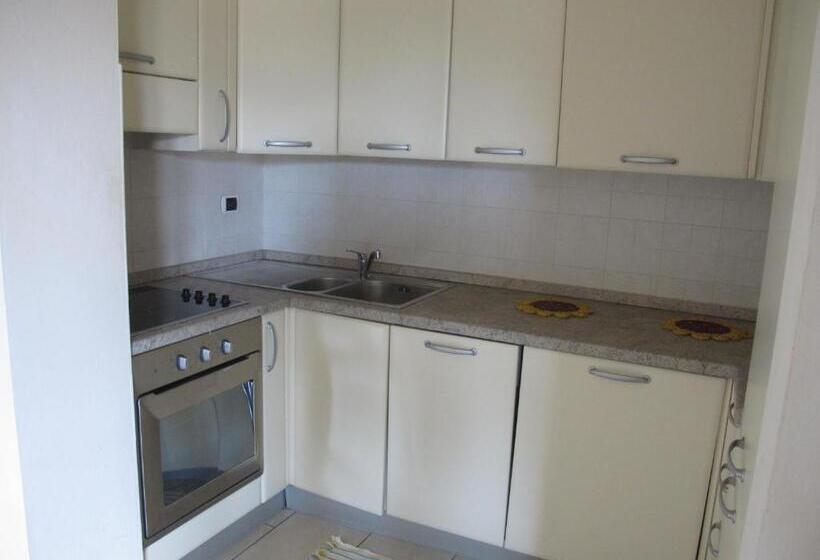 带1个卧室的带阳台的公寓, Il Palco Residence