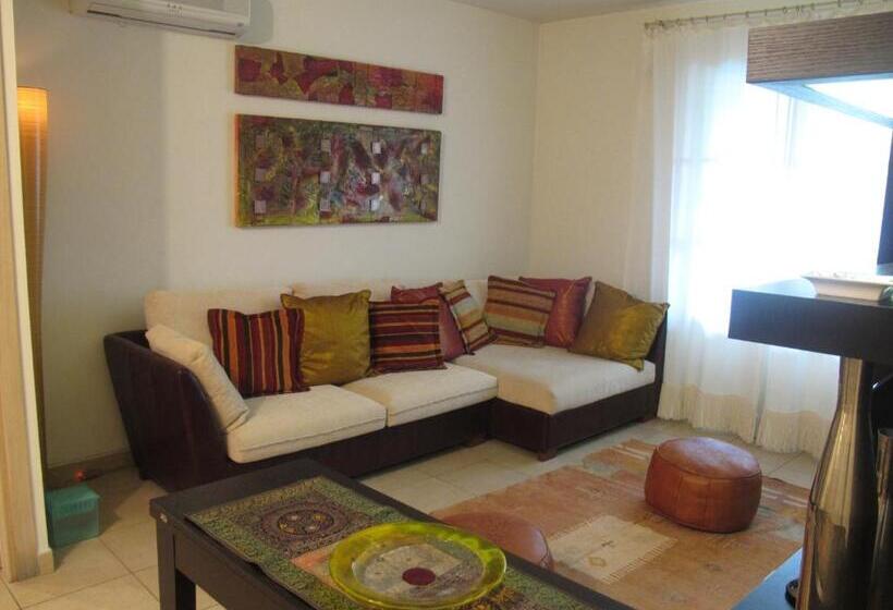 דירת שני חדרים, Il Palco Residence