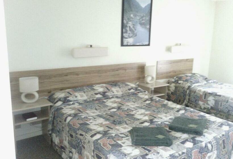 اتاق کلاسیک چهارنفره, Snowy River Lodge Motel