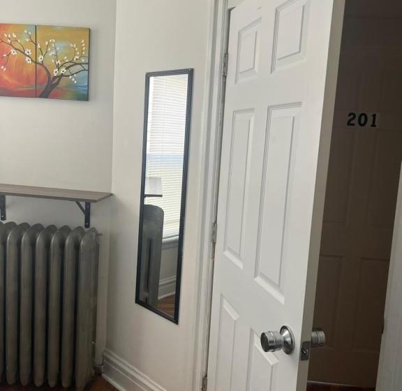 اتاق استاندارد با سرویس بهداشتی مشترک, Hollywood Rentals Llc