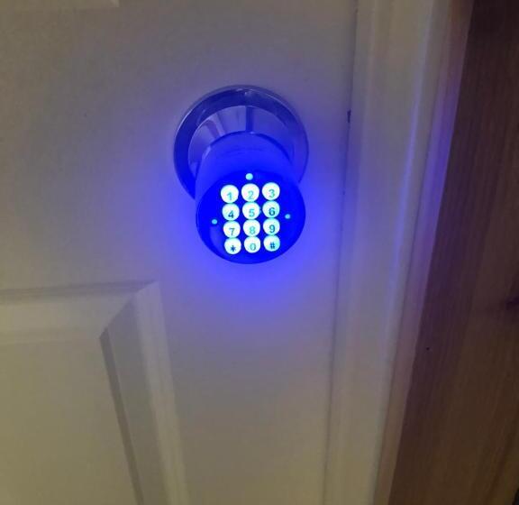 اتاق استاندارد با سرویس بهداشتی مشترک, Hollywood Rentals Llc