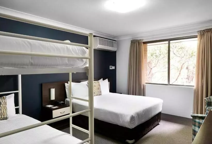 スタンダード４人部屋, 175 Hotel Westmead