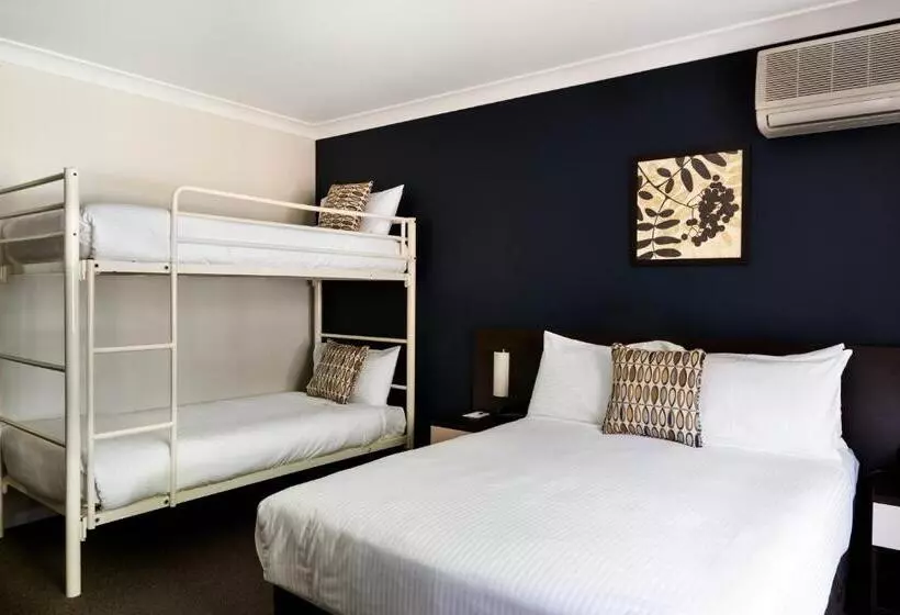 スタンダード４人部屋, 175 Hotel Westmead