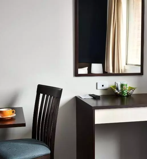 スタンダード４人部屋, 175 Hotel Westmead