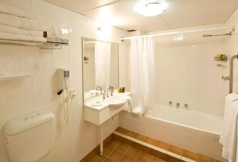 デラックススタジオ, 175 Hotel Westmead