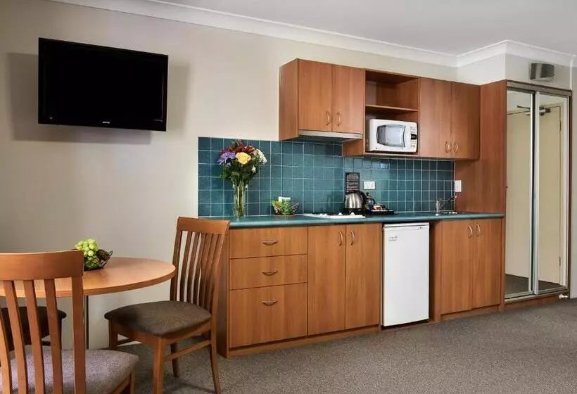 デラックススタジオ, 175 Hotel Westmead