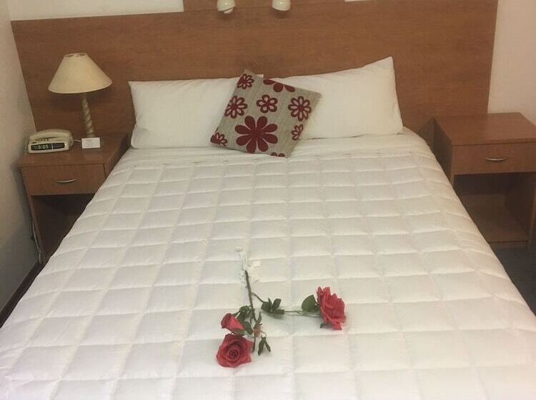 חדר סטנדרט עם מרפסת, Bridge View Motel