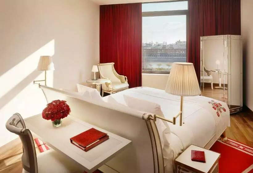 キングサイズベッド、シティビューデラックスルーム, Faena Hotel Buenos Aires