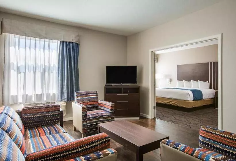 キングサイズベッドのデラックススイート, Baymont By Wyndham Albuquerque Airport