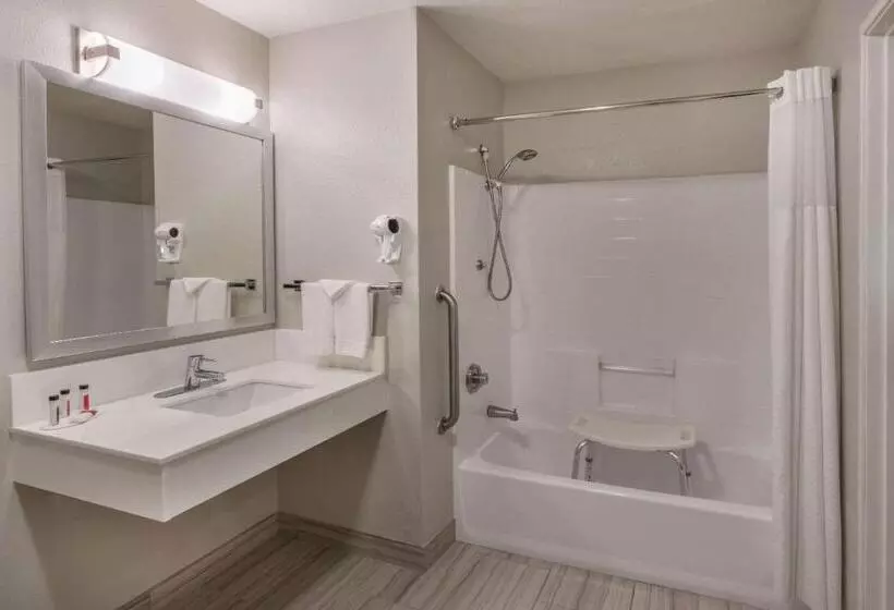身障者適用スタンダードルーム, Baymont By Wyndham Albuquerque Airport