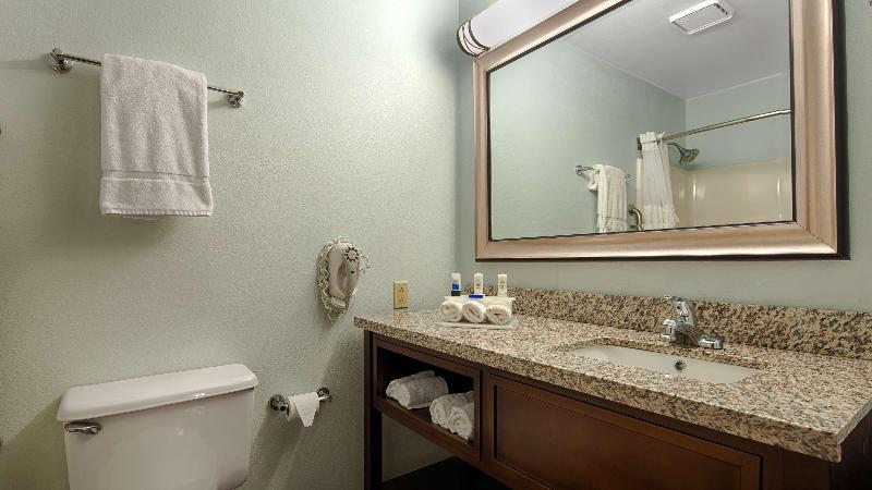 带大床的套房, Best Western Holiday Manor