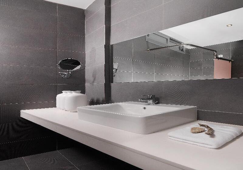 适合残疾人士使用的带超级大床的标准间, Country Inn & Suites Rochester South Mayo Clinic