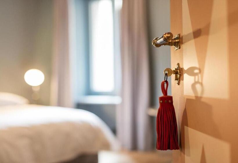 غرفة قياسية, De Londres