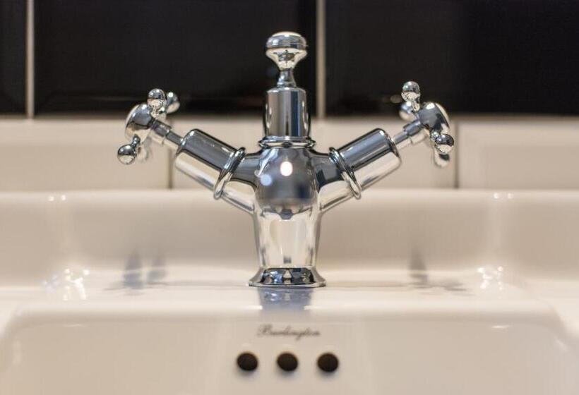 غرفة قياسية, De Londres