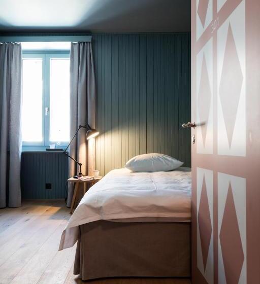 غرفة قياسية فردية, De Londres