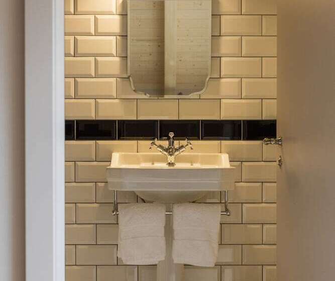 غرفة قياسية, De Londres