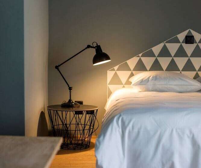 غرفة قياسية, De Londres