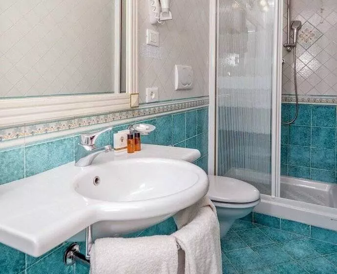 Classic Room with Views, La Vue D'or