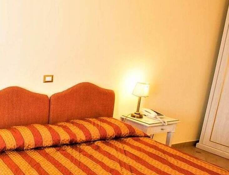 트리플 클래식 룸, La Vue D'or