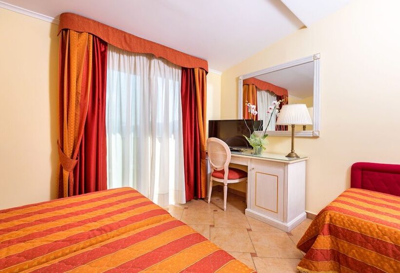 트리플 클래식 룸, La Vue D'or