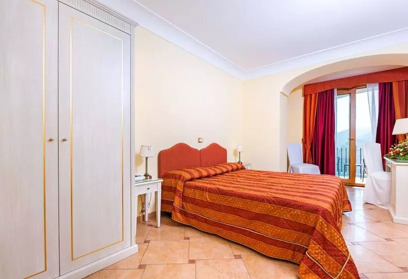 Economy Quadruple Room, La Vue D'or