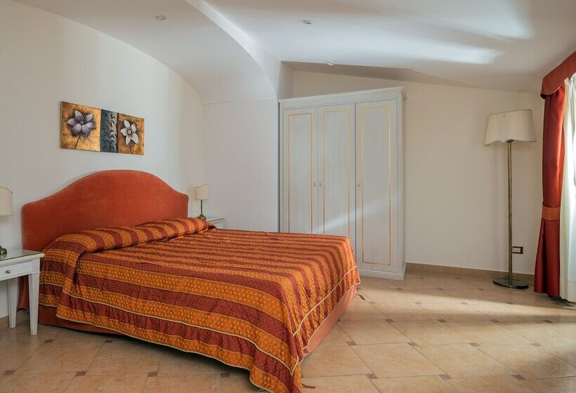 주니어 스위트, La Vue D'or