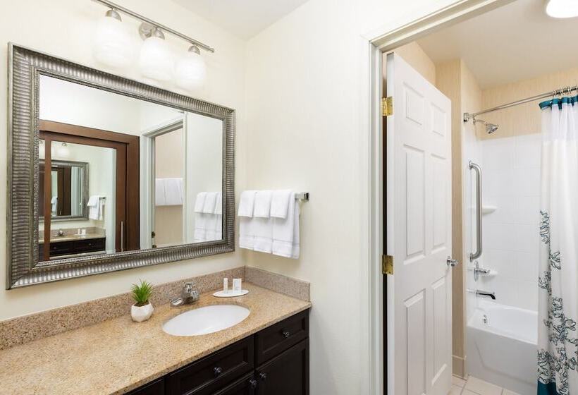 Люкс 2 Спальни, Residence Inn Des Moines West At Jordan Creek Town Center