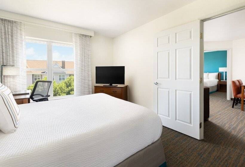 Люкс 2 Спальни, Residence Inn Des Moines West At Jordan Creek Town Center