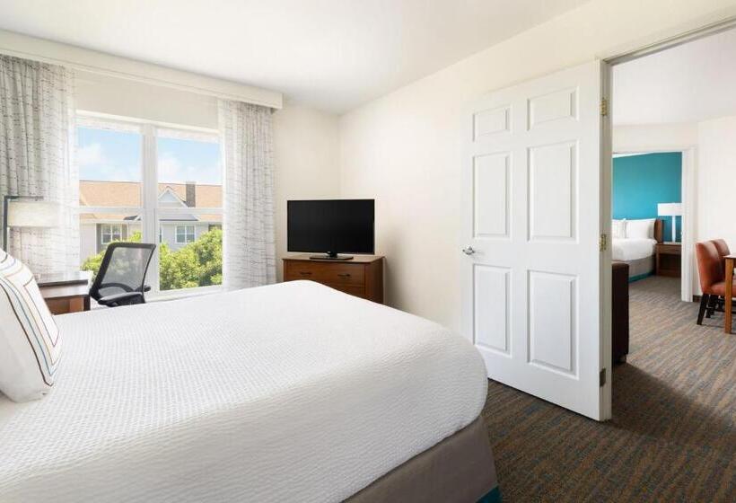 Люкс 2 Спальни, Residence Inn Des Moines West At Jordan Creek Town Center
