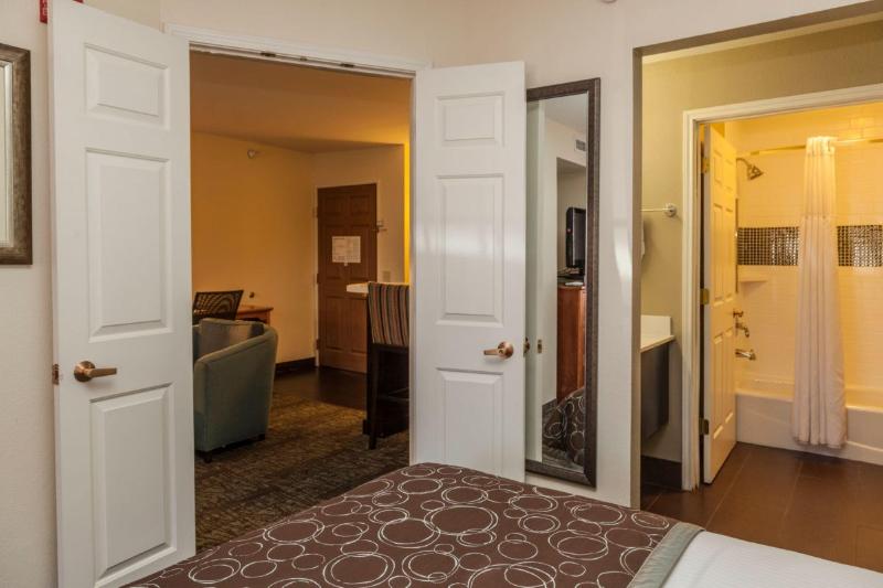 جناح, Staybridge Suites Colorado Springs North, An Ihg