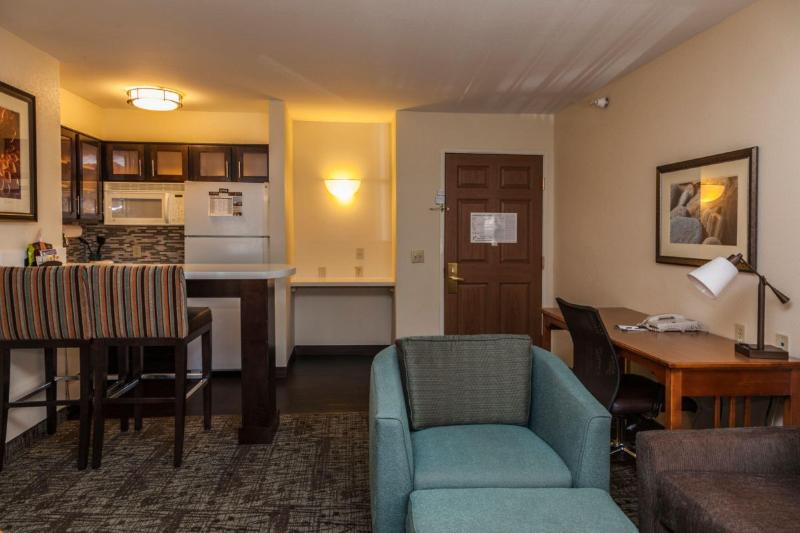 جناح, Staybridge Suites Colorado Springs North, An Ihg