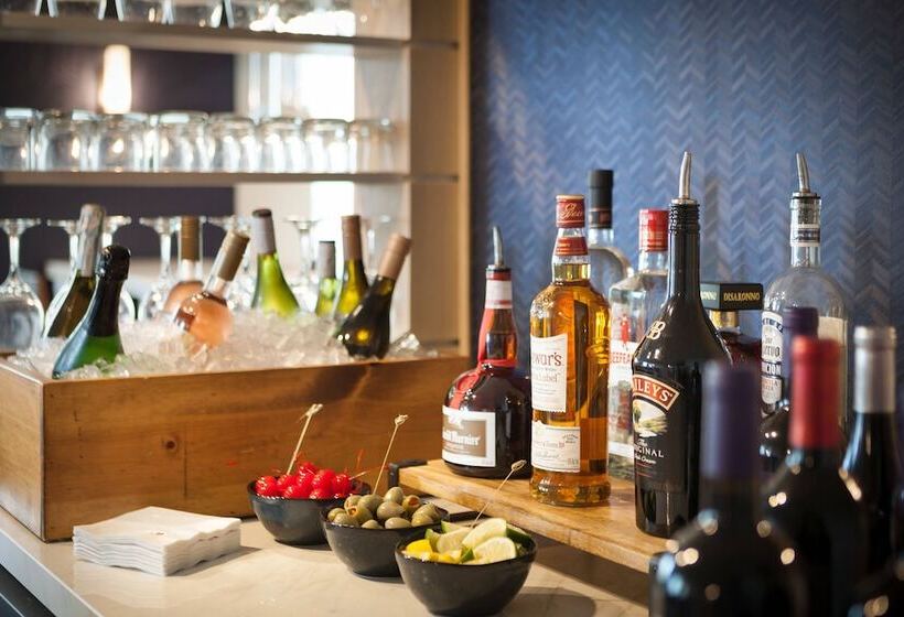 غرفة قياسية سرير مزدوج, Tampa Marriott Water Street