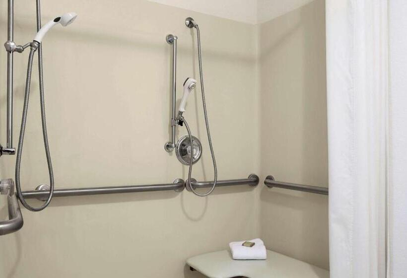 غرفة قياسية لذوى الاحتياجات الخاصة, Super 8 By Wyndham Manistee