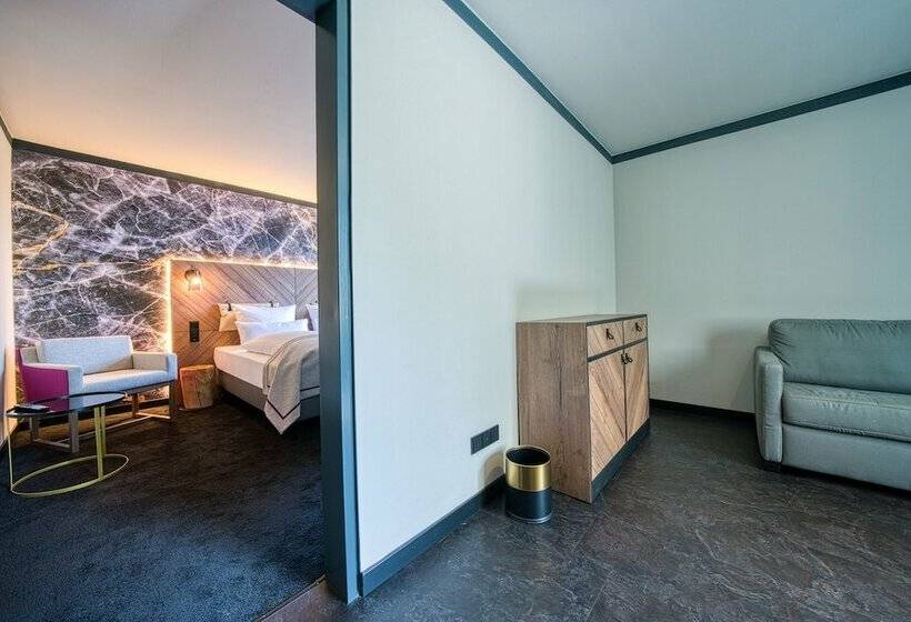 سوییت جونیور, Fourside Hotel Salzburg, Trademark Collection By Wyndham