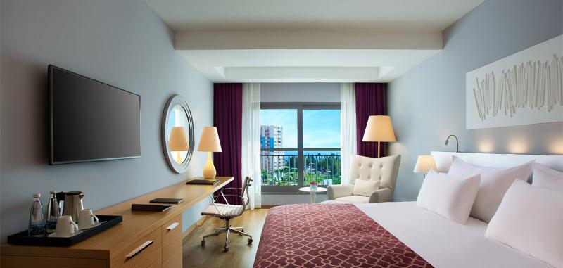 اتاق استاندارد با چشم‌انداز دریا, Akra V