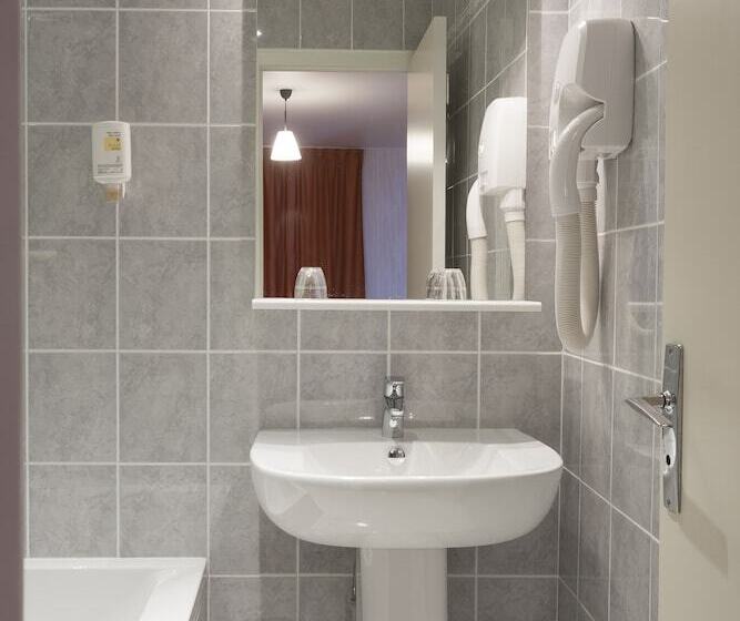 Номер Стандарт Трехместный, Best Western Plus Au Grand Saint Jean