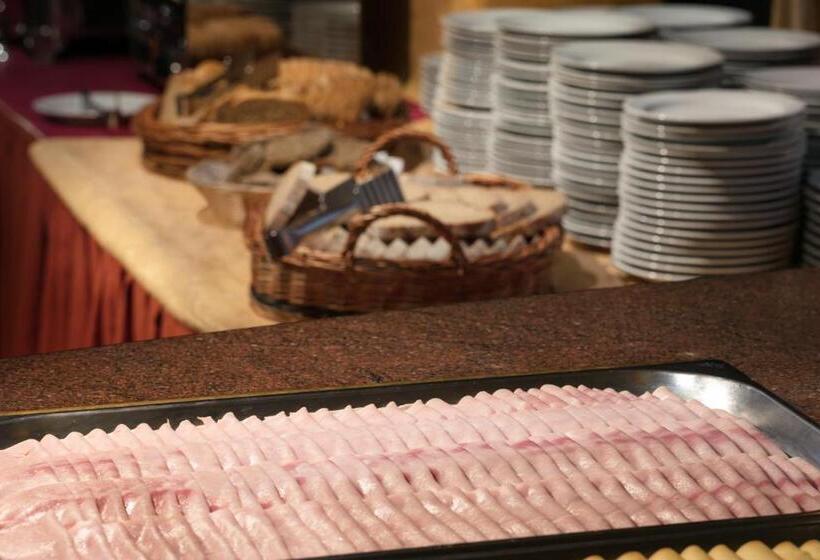 غرفة سوبيريور, Caesar Prague