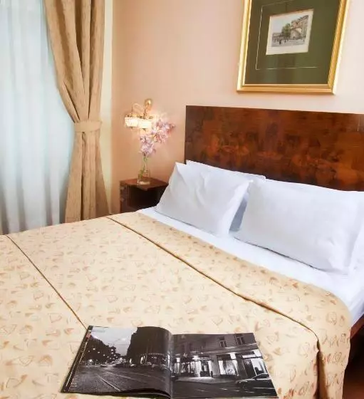 Quarto Superior, Caesar Prague