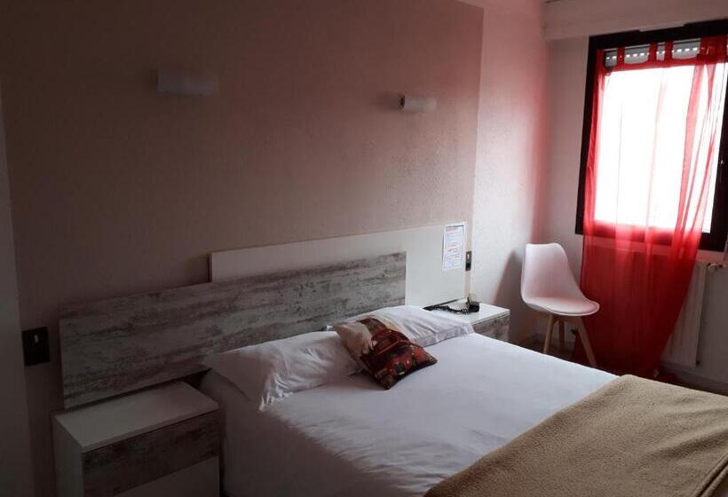 スタンダードルーム, Hôtel La Tour Des Anglais