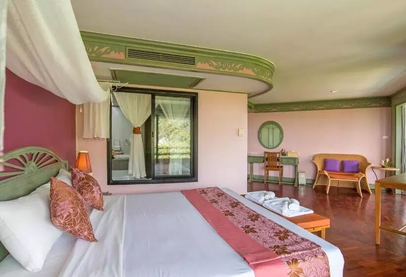 سوییت, Maritime Park And Spa Resort