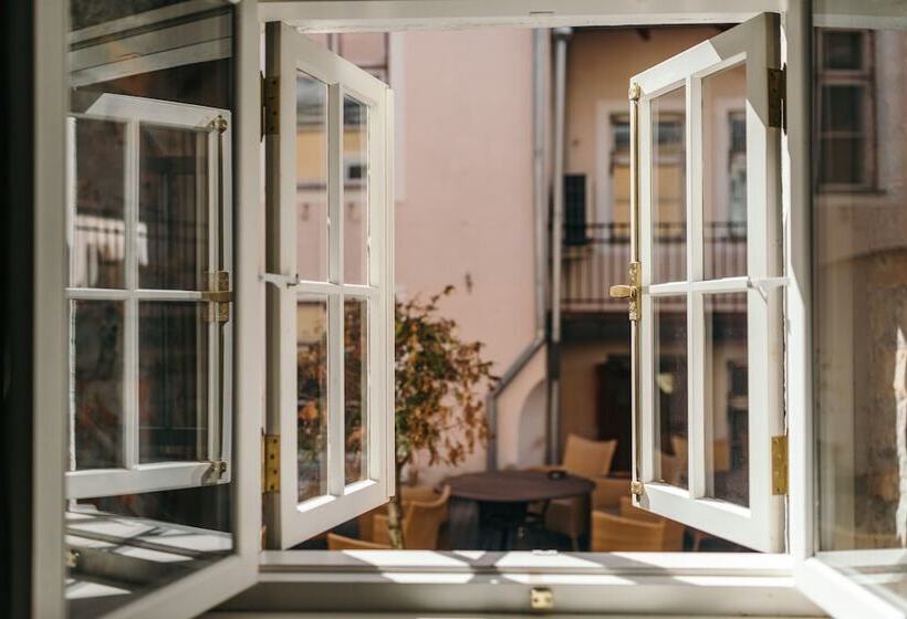 اتاق استاندارد یک نفره, Merchants House