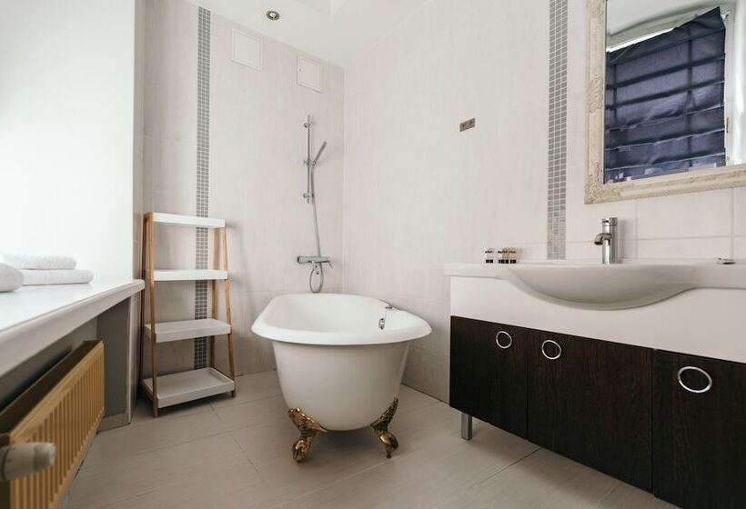 سوییت اجرایی, Merchants House